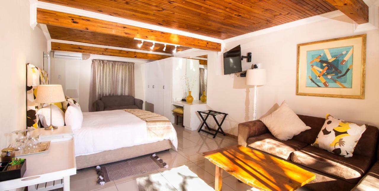 Tsitsikhaya Lodge สตอร์มริเวอร์ ภายนอก รูปภาพ