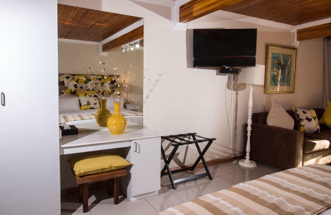 Tsitsikhaya Lodge สตอร์มริเวอร์ ภายนอก รูปภาพ