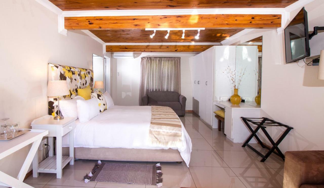 Tsitsikhaya Lodge สตอร์มริเวอร์ ภายนอก รูปภาพ