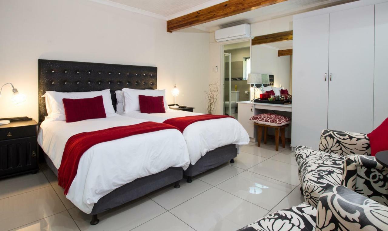 Tsitsikhaya Lodge สตอร์มริเวอร์ ภายนอก รูปภาพ