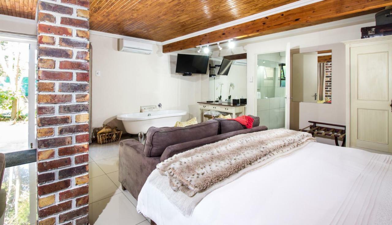 Tsitsikhaya Lodge สตอร์มริเวอร์ ภายนอก รูปภาพ